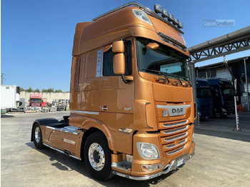 트랙터 유닛 DAF XF 530