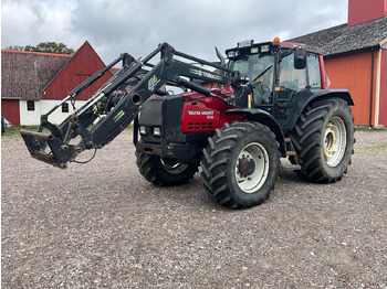 장궤형 트랙터 VALTRA 8000