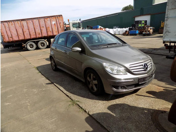 차량 MERCEDES-BENZ