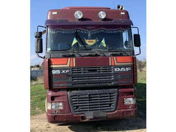 트랙터 유닛 DAF XF 95