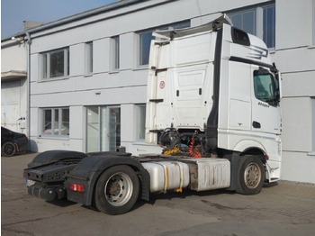 트랙터 유닛 Mercedes-Benz 1845 Lsnrl, Giga Space : 사진 5