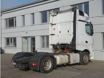 트랙터 유닛 Mercedes-Benz 1845 Lsnrl, Giga Space : 사진 4