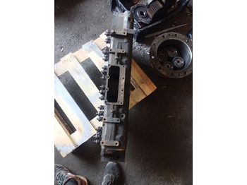 실린더 헤드 농업용 기계 용 Claas Xerion Cat C9 - głowica cylindrów 2134360 213-4360 332-3619 : 사진 2 실린더 헤드 농업용 기계 용 Claas Xerion Cat C9 - głowica cylindrów 2134360 213-4360 332-3619 : 사진 2