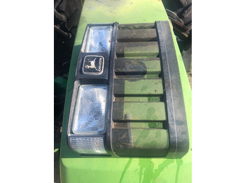 그릴 JOHN DEERE