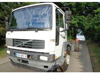 캡 새시 트럭 VOLVO FL