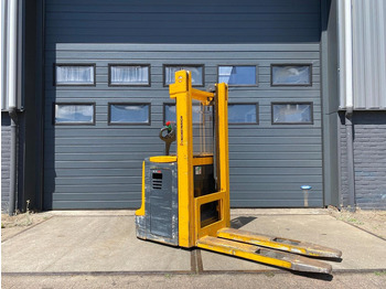 스태커 JUNGHEINRICH EJC