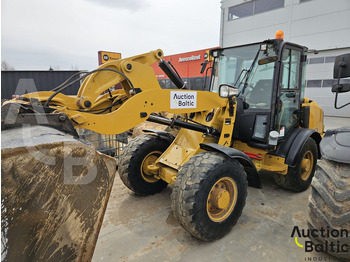 휠 로더 CATERPILLAR 906M