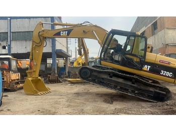 크롤러 굴삭기 CATERPILLAR 320C : 사진 2
