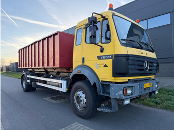 후크 리프트 트럭 MERCEDES-BENZ SK 1831