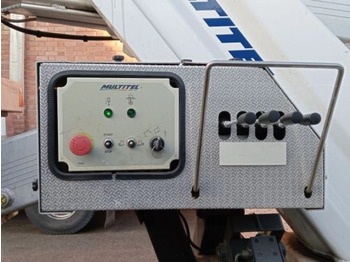 트럭 탑재 고가작업 플랫폼 NISSAN