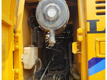 크롤러 굴삭기 Volvo EC 210 B LC : 사진 4