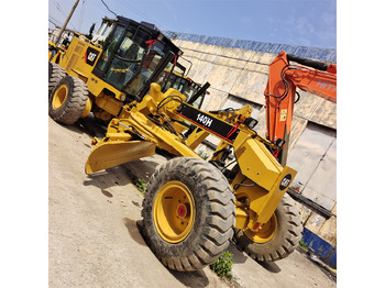 그레이더 CATERPILLAR 140H