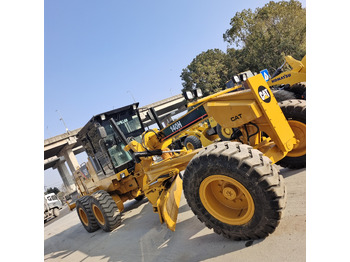 그레이더 CATERPILLAR 140H