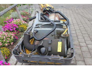 운전실 및 내부 크롤러 굴삭기 용 Holland E 215 : 사진 2 운전실 및 내부 크롤러 굴삭기 용 Holland E 215 : 사진 2