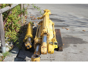 유압 실린더 건설기계 용 Komatsu PC 240 : 사진 3 유압 실린더 건설기계 용 Komatsu PC 240 : 사진 3