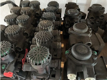 브레이크 밸브 트럭 용 WABCO 1747137   DAF XF 106 truck : 사진 5