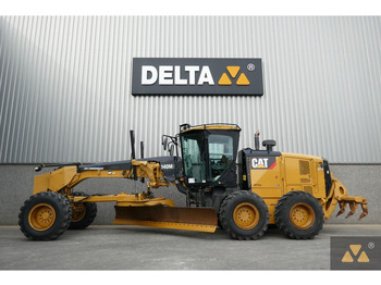 그레이더 CATERPILLAR 140M