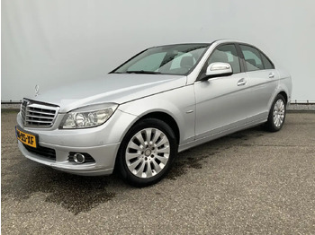 세단 MERCEDES-BENZ