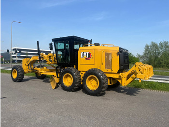 그레이더 Caterpillar 140GC - Push block / Ripper / New Tires : 사진 2