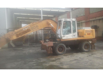 리스 LIEBHERR A904LI S/N: 666-6005 (1998)  LIEBHERR A904LI S/N: 666-6005 (1998) : 사진 1