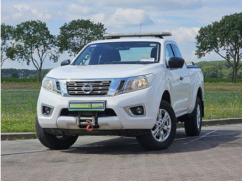 픽업트럭 NISSAN Navara