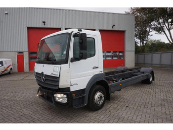 캡 새시 트럭 MERCEDES-BENZ Atego 1221
