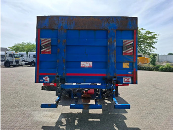 캡 새시 트럭 Scania R580 V8 / RETARDER / LIFT+LENKACHSE / FULL-AIR / PLATFORM 2000 KG / NAVI / LEATHER / AIRCO / AUTOMATIC / EURO-6 / 2014 : 사진 4
