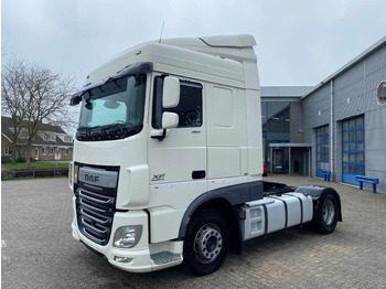 트랙터 유닛 DAF XF 106 460
