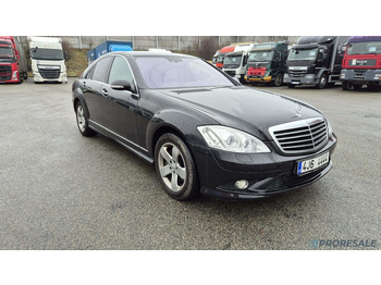 차량 MERCEDES-BENZ