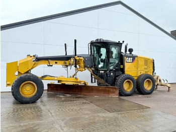 그레이더 CATERPILLAR 140M