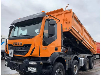 덤프트럭 IVECO Trakker