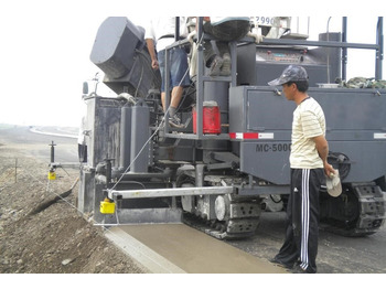 신규 방호벽 설치장비 Kinglink MC5000 Concrete slipform paver for road ditch and gutter : 사진 2 신규 방호벽 설치장비 Kinglink MC5000 Concrete slipform paver for road ditch and gutter : 사진 2