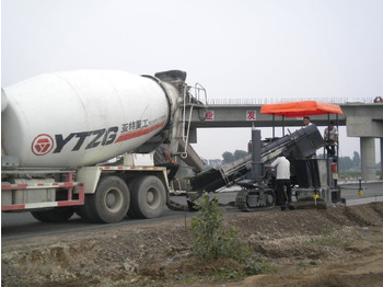 신규 방호벽 설치장비 Kinglink MC5000 Concrete slipform paver for road ditch and gutter : 사진 4 신규 방호벽 설치장비 Kinglink MC5000 Concrete slipform paver for road ditch and gutter : 사진 4