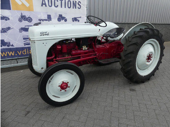 장궤형 트랙터 Ford 8N, Dearborn : 사진 3