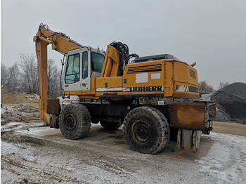 폐기물/ 산업 처리기 LIEBHERR A 932 Litronic : 사진 4