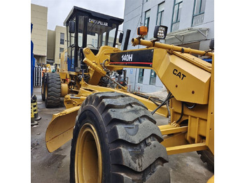 그레이더 CATERPILLAR 140H