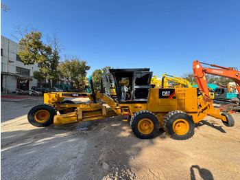 그레이더 CATERPILLAR 140K
