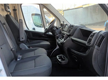 Interior photo 1: 리스  IVECO DAILY 35C14 L1H1 CNG METANO 3.0 IVECO DAILY 35C14 L1H1 CNG METANO 3.0