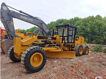 그레이더 CATERPILLAR 140K : 사진 2