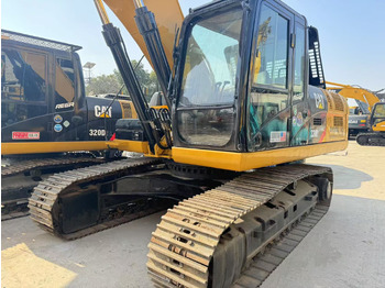 크롤러 굴삭기 CATERPILLAR 330D2 : 사진 2 크롤러 굴삭기 CATERPILLAR 330D2 : 사진 2