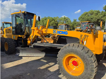 그레이더 XCMG GR180