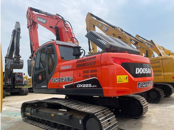 크롤러 굴삭기 DOOSAN DX225LCA