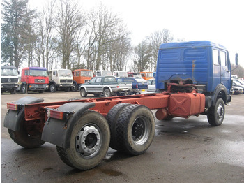 캡 새시 트럭 Mercedes-Benz 2435 ,V8 , Bi Turbo, 6x2 , Spring Suspension, Airco : 사진 3 캡 새시 트럭 Mercedes-Benz 2435 ,V8 , Bi Turbo, 6x2 , Spring Suspension, Airco : 사진 3