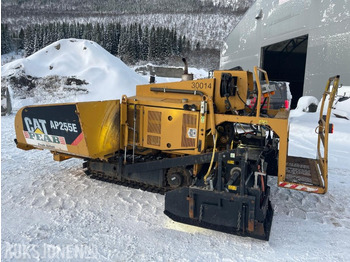 건설장비 2019 Cat AP255E Beltegående asfaltutlegger, kun 1655 timer ! : 사진 3