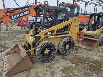 스키드 스티어 로더 CATERPILLAR 216B3