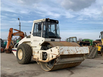 압축기 BOMAG BW213DH-4
