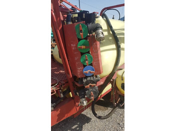 견인 스프레이 Hardi Commander 2200 : 사진 4 견인 스프레이 Hardi Commander 2200 : 사진 4