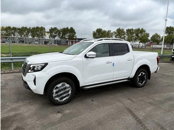 픽업트럭 NISSAN Navara