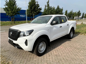 픽업트럭 NISSAN Navara