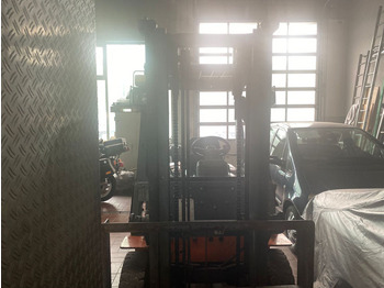 디젤 지게차 Hyundai D25 : 사진 4